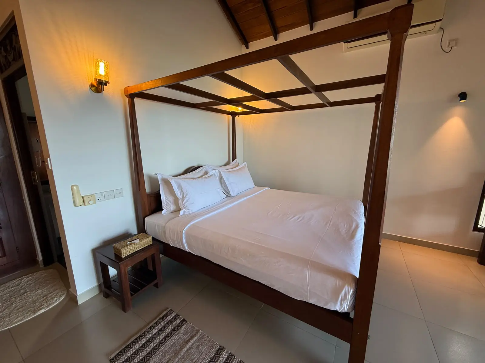http://Ananthaya%20beach%20Deluxe%20Room%20with%20Balcony%20and%20Sea%20View10
